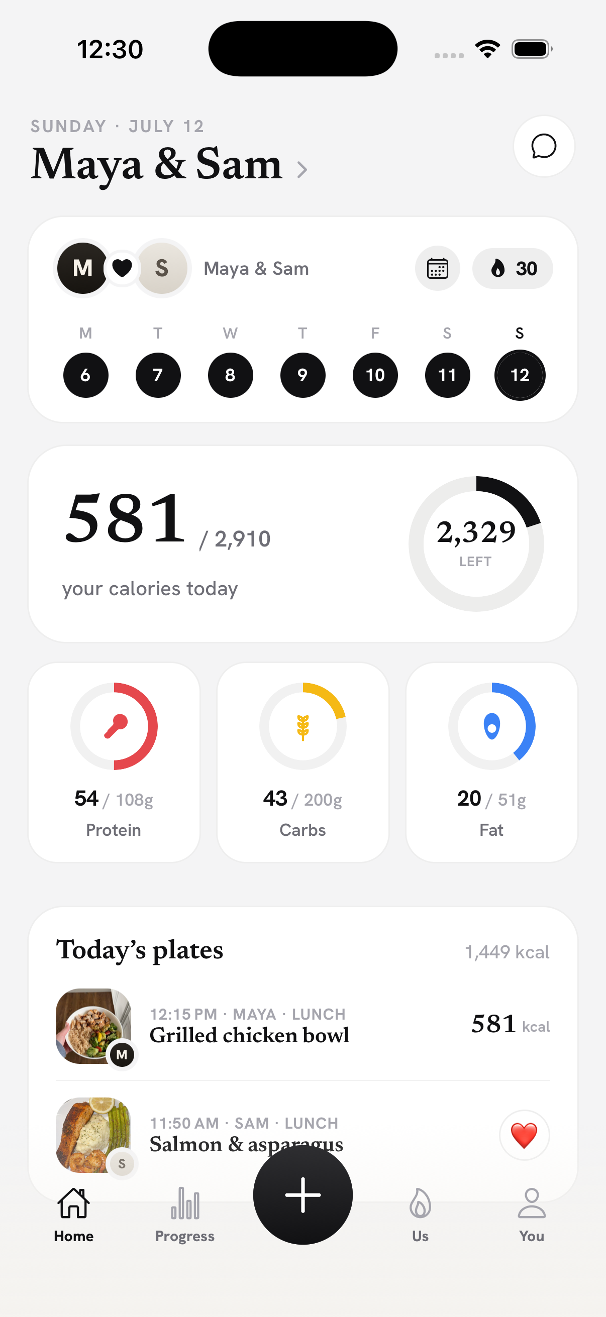 The misu home screen — today's shared meals, calorie ring, and a 30-day streak